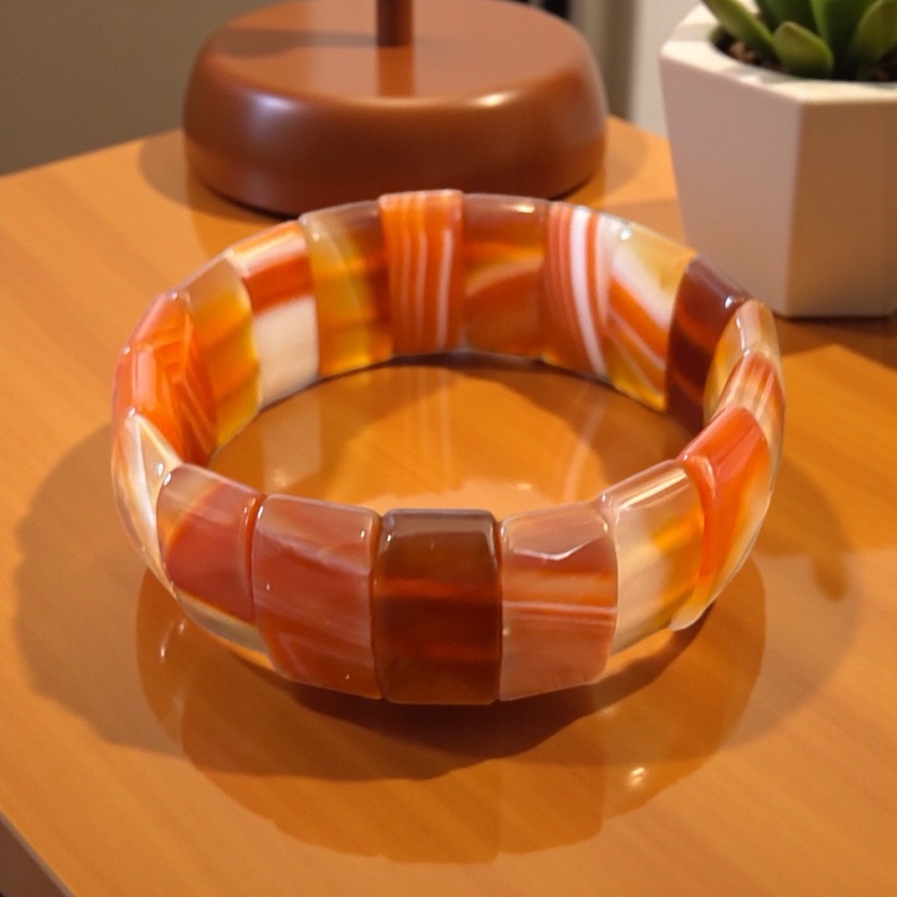 Faceted Carnelian Agate Elastic Braclet